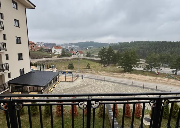 Stanojevic Lux Daire